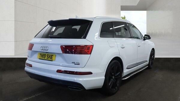 Audi Q7 S Line White #4