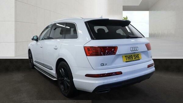 Audi Q7 S Line White #6