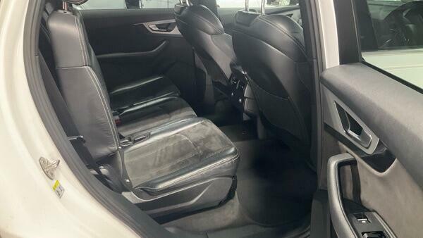Audi Q7 S Line White #3