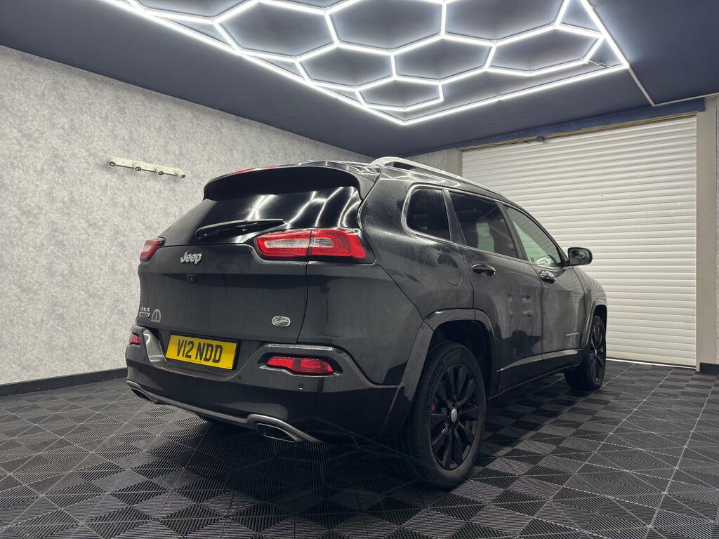 Jeep Cherokee Overland Black #4