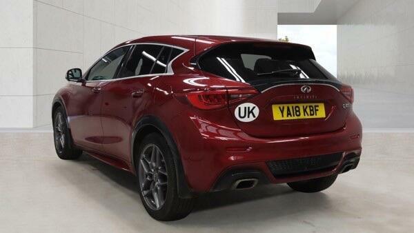 Infiniti Q30 Sport Tech Red #6
