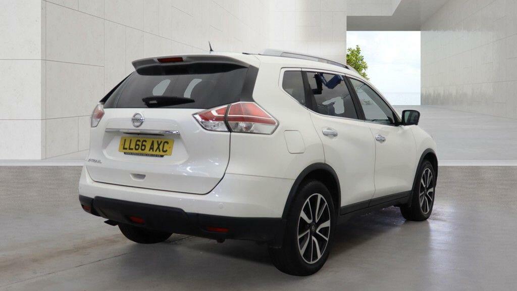 Nissan X-Trail Tekna White #4