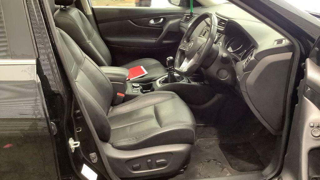 Nissan X-Trail Tekna Black #2