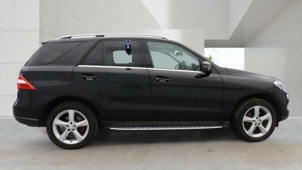 Mercedes-Benz M Class Se Black #3