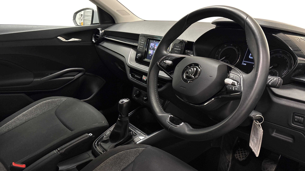 Skoda Fabia 1.0 Mpi Se Comfort Hatchback Eur  #2