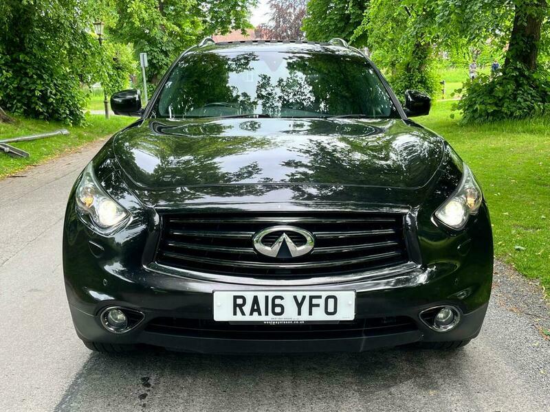 Infiniti QX70 3.0D V6 S Design Black #3