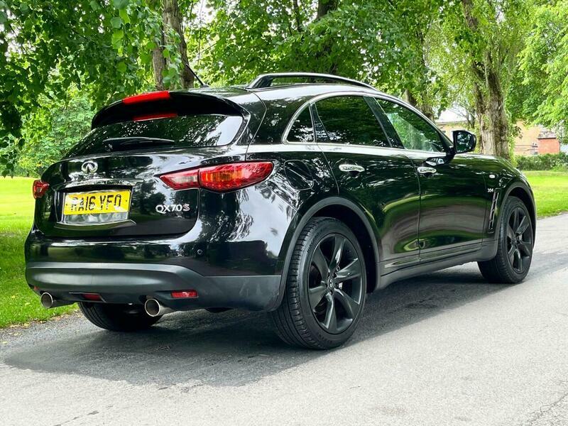 Infiniti QX70 3.0D V6 S Design Black #6