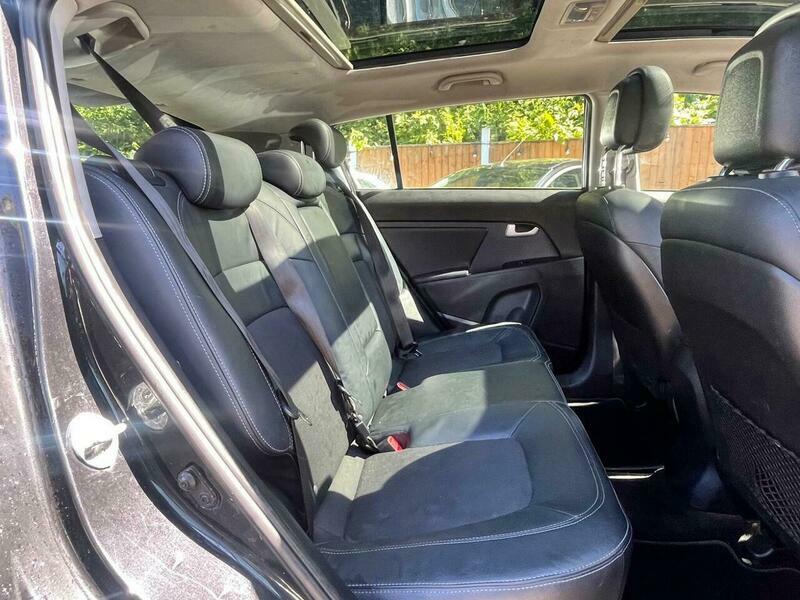 Kia Sportage Black #6