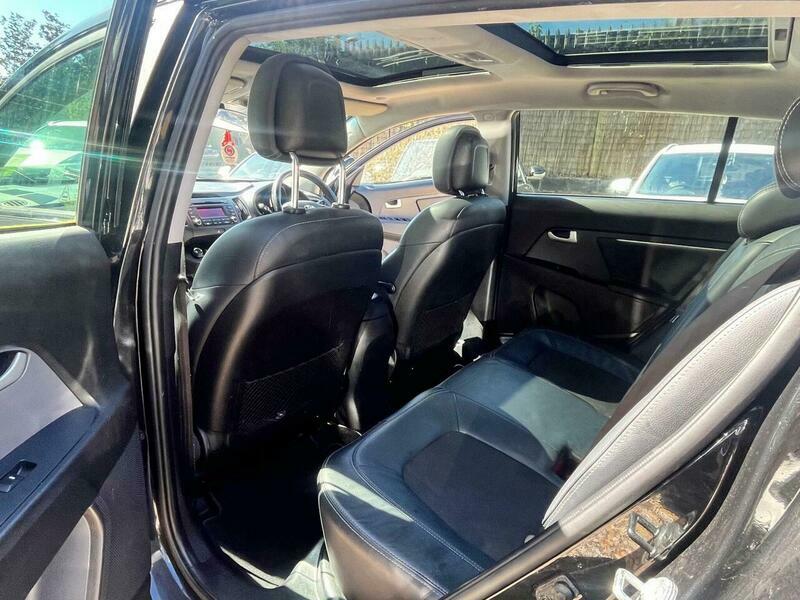 Kia Sportage Black #16