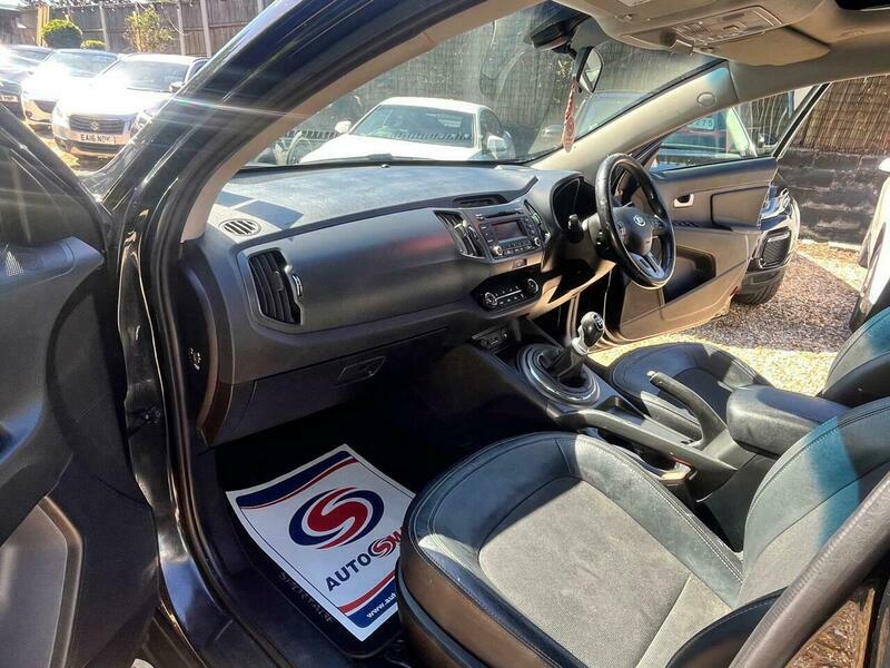 Kia Sportage Black #17