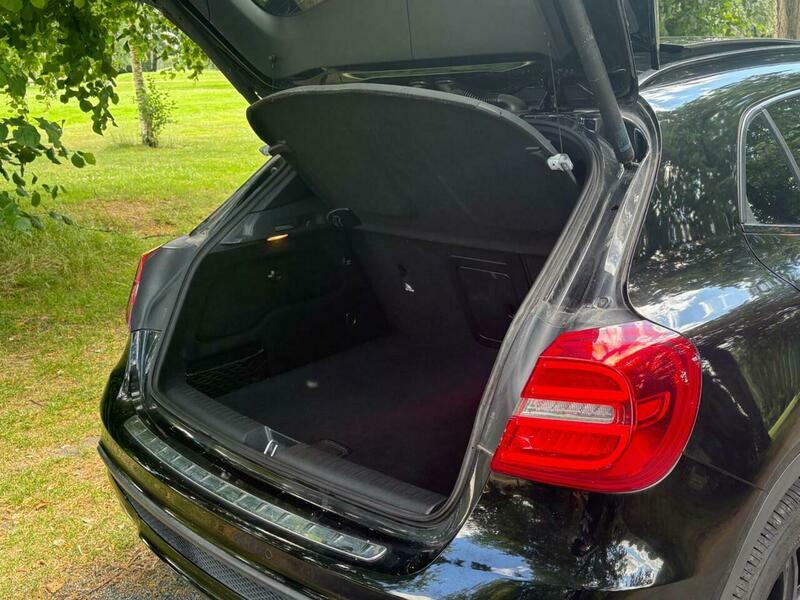 Mercedes-Benz C Class C250d Amg Line 9G-tronic White #31