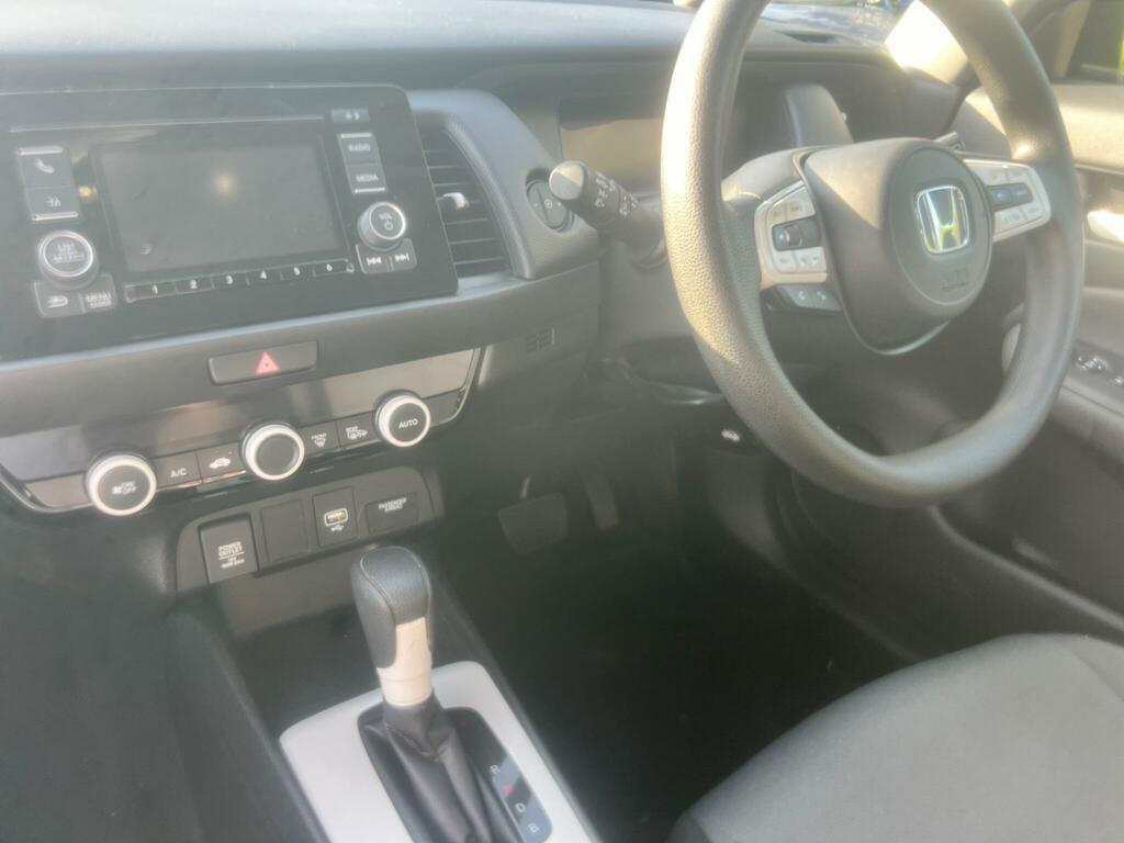 Honda Jazz Ex I-mmd Cvt White #15