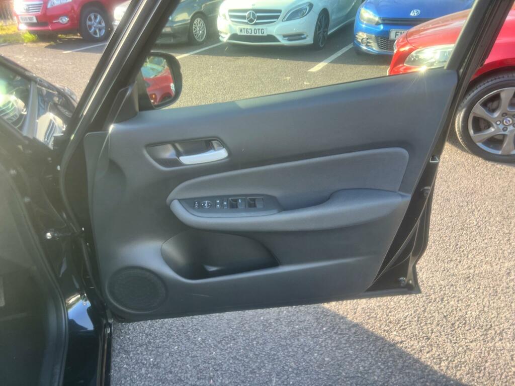 Honda Jazz Ex I-mmd Cvt White #11