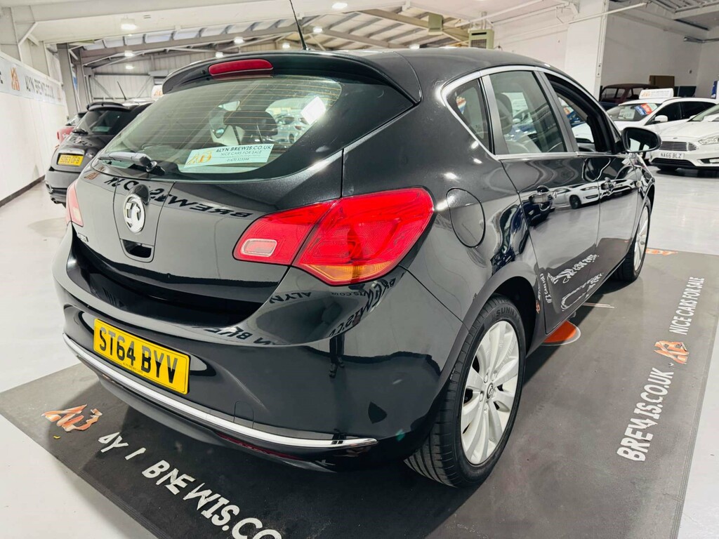 Vauxhall Astra Excite Black #3