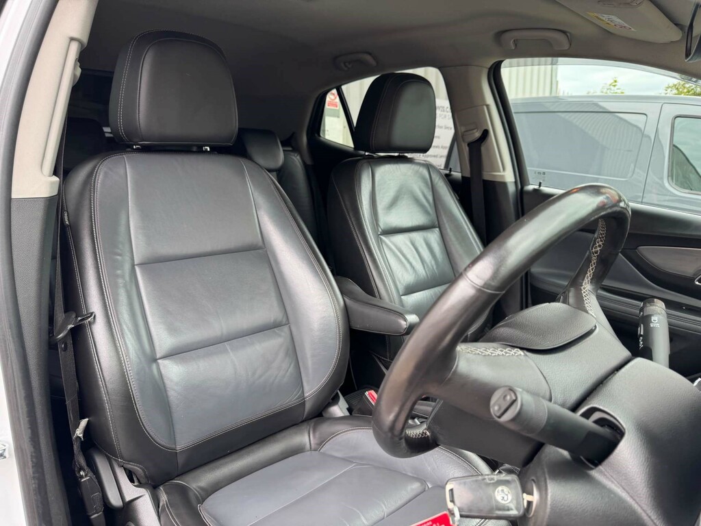 Vauxhall Mokka 1.6I Se Red #28