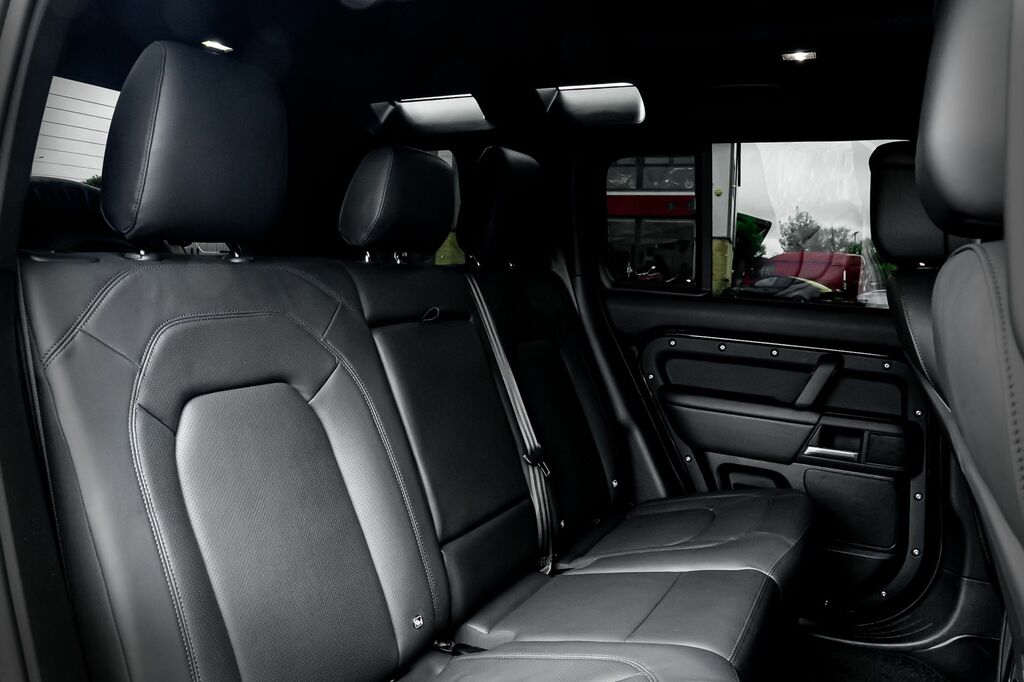 Land Rover Defender P635 Octa  #27