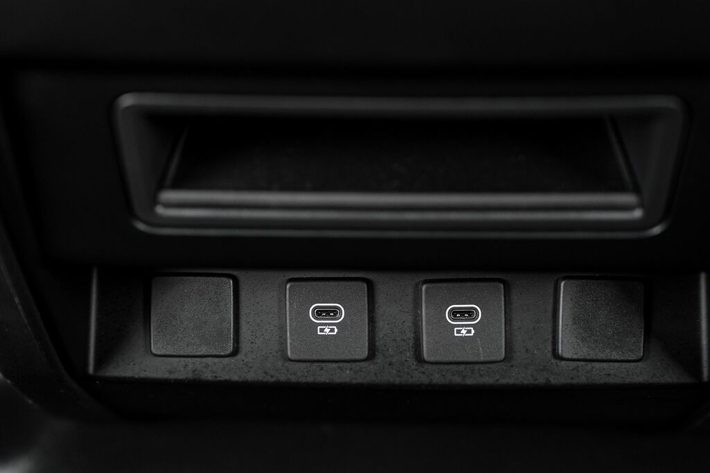 Land Rover Defender P635 Octa  #51