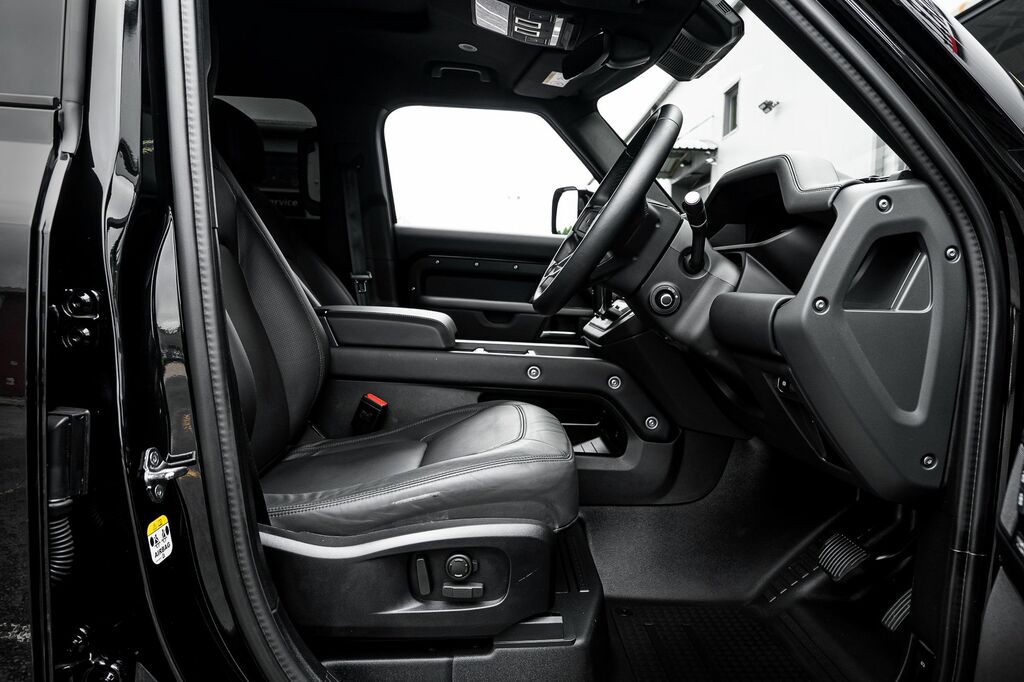 Land Rover Defender P635 Octa  #22