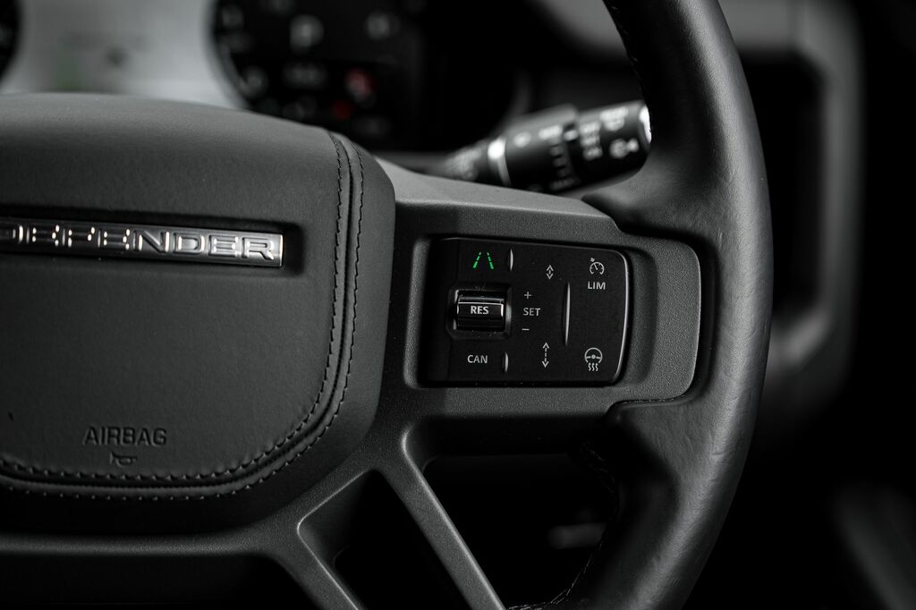 Land Rover Defender P635 Octa  #21