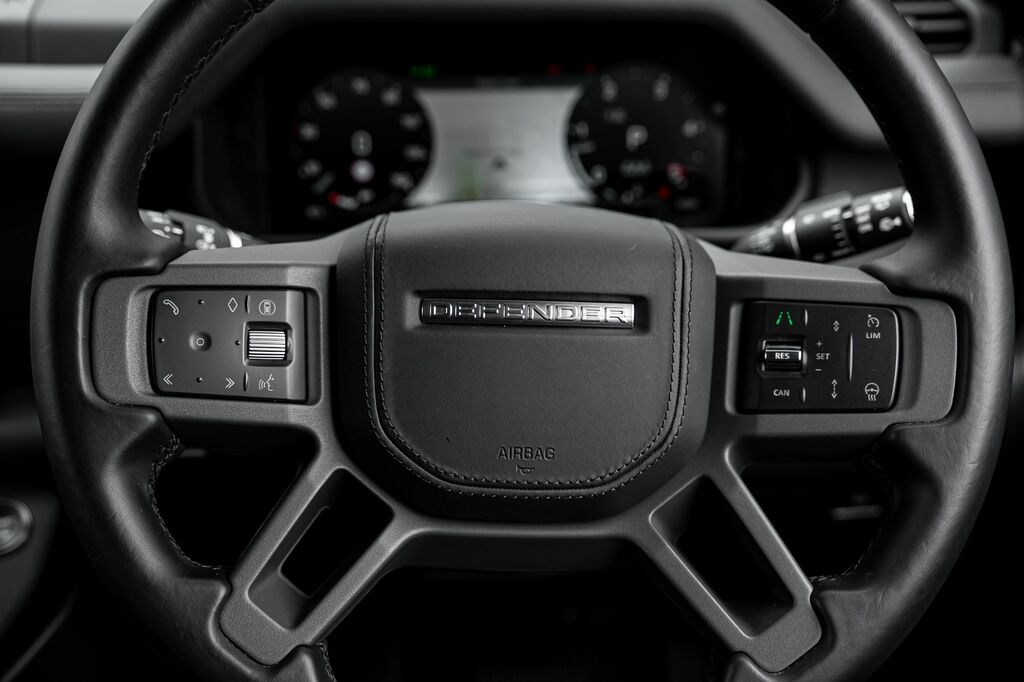 Land Rover Defender P635 Octa  #19
