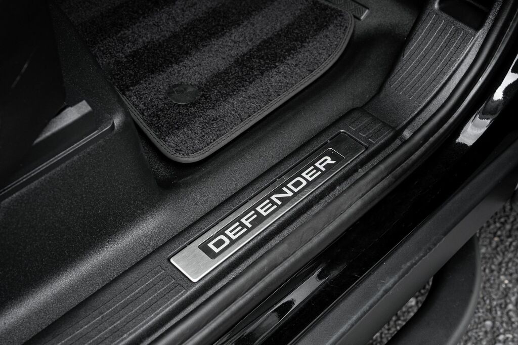 Land Rover Defender P635 Octa  #33