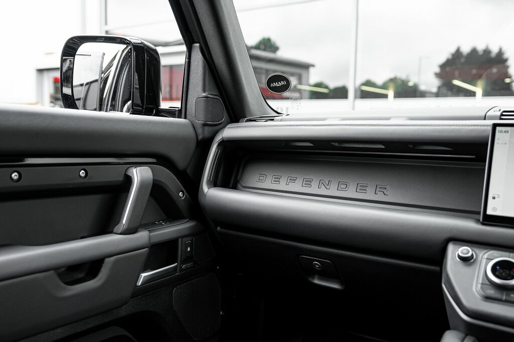 Land Rover Defender P635 Octa  #29