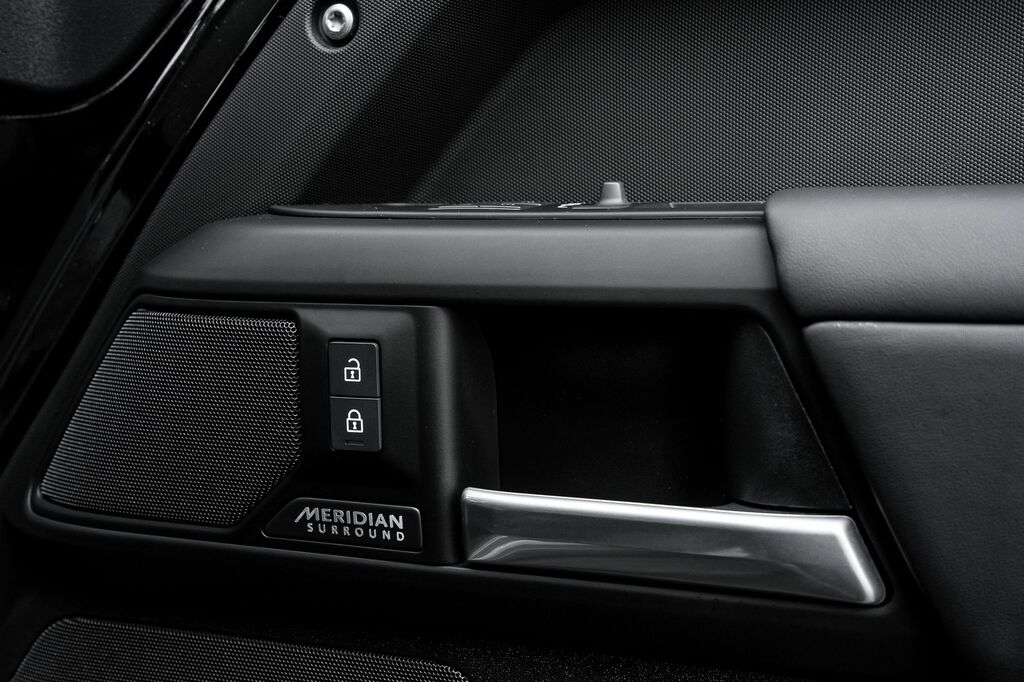 Land Rover Defender P635 Octa  #47