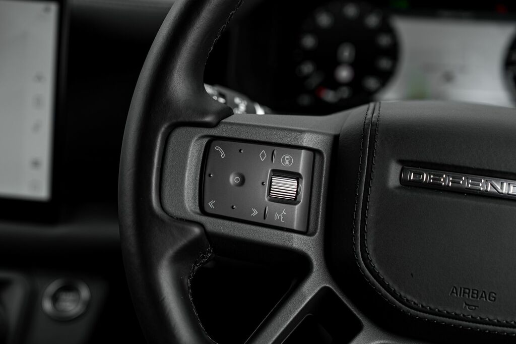 Land Rover Defender P635 Octa  #20