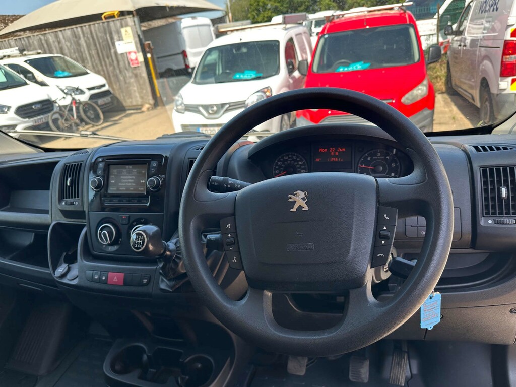 Peugeot Boxer 2.0 Bluehdi 335 Professional Panel Van Black #15