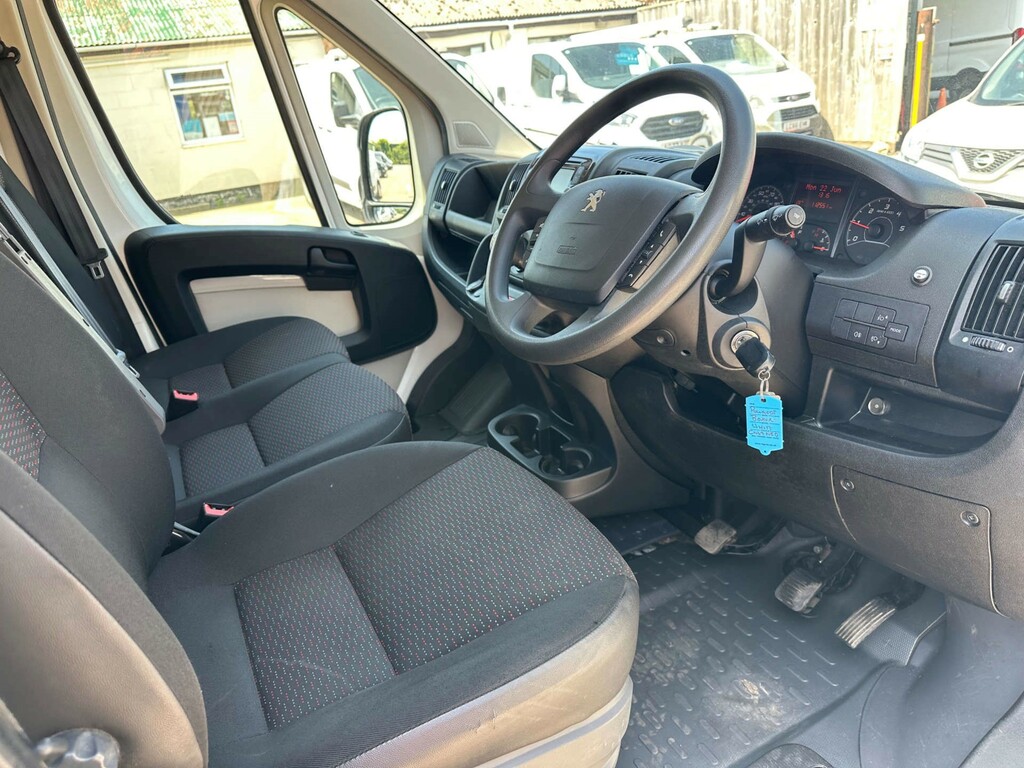 Peugeot Boxer 2.0 Bluehdi 335 Professional Panel Van Black #14