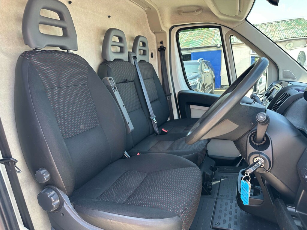 Peugeot Boxer 2.0 Bluehdi 335 Professional Panel Van Black #13