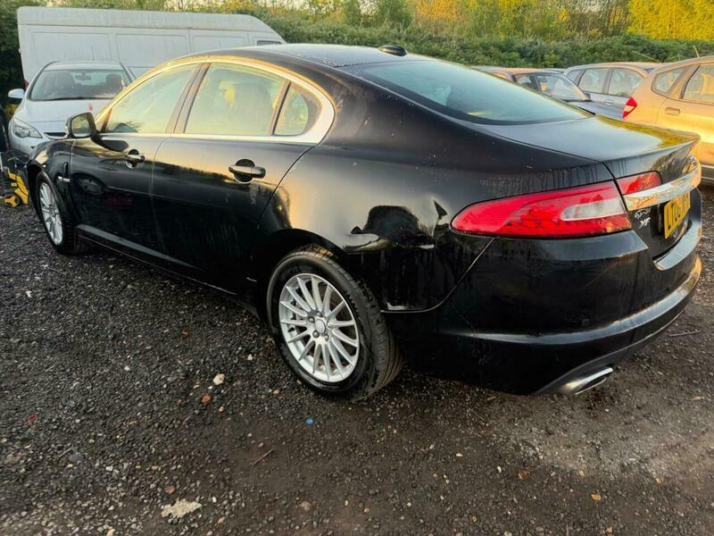 Jaguar XF 2.7D V6 Luxury Black #4