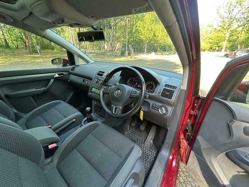 Volkswagen Touran 1.6 Tdi Se Euro Red #4