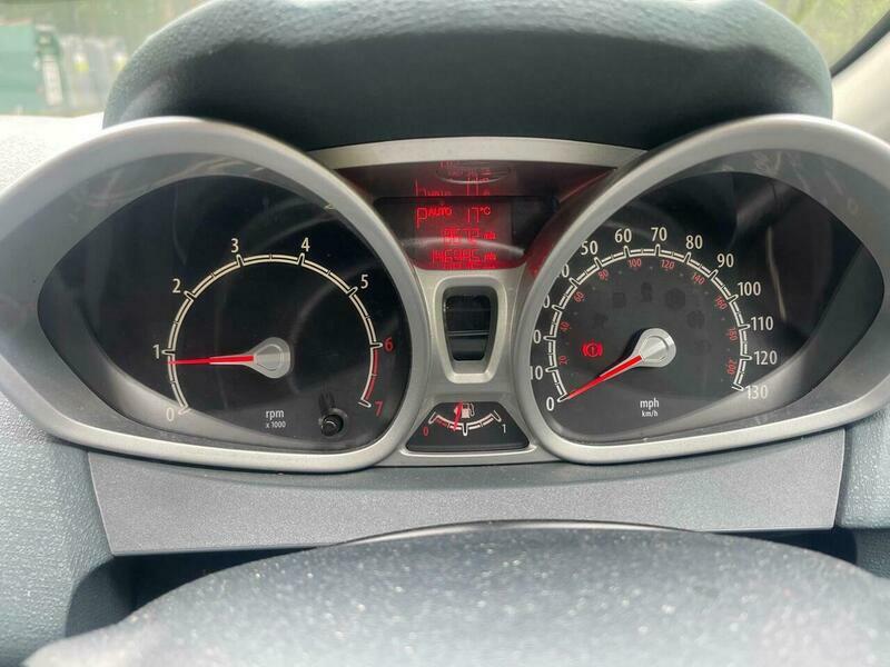 Ford Fiesta 1.4 Titanium PJ58OFH Silver #2