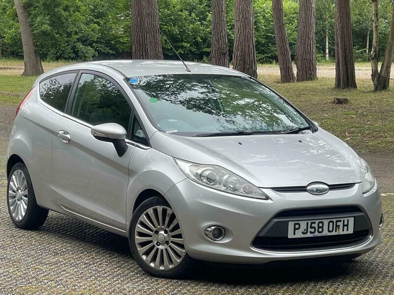 Ford Fiesta 1.4 Titanium Silver