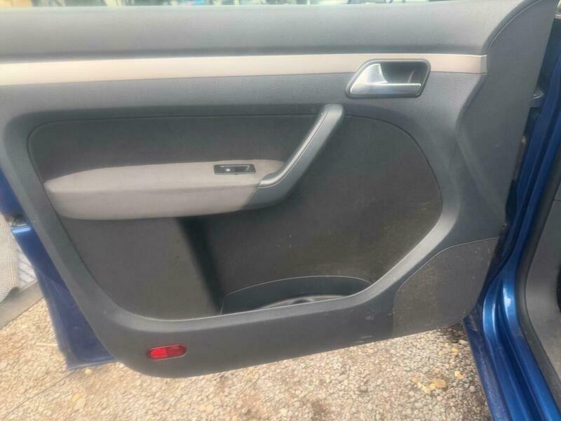 Volkswagen Touran Black #19