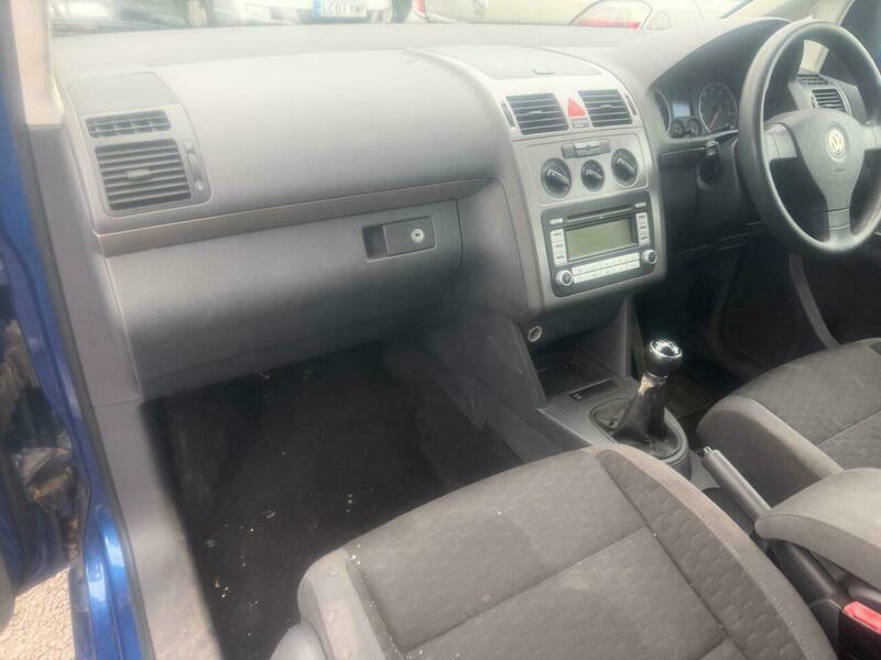 Volkswagen Touran Black #21