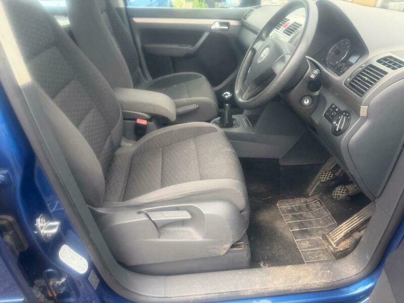 Volkswagen Touran Black #32