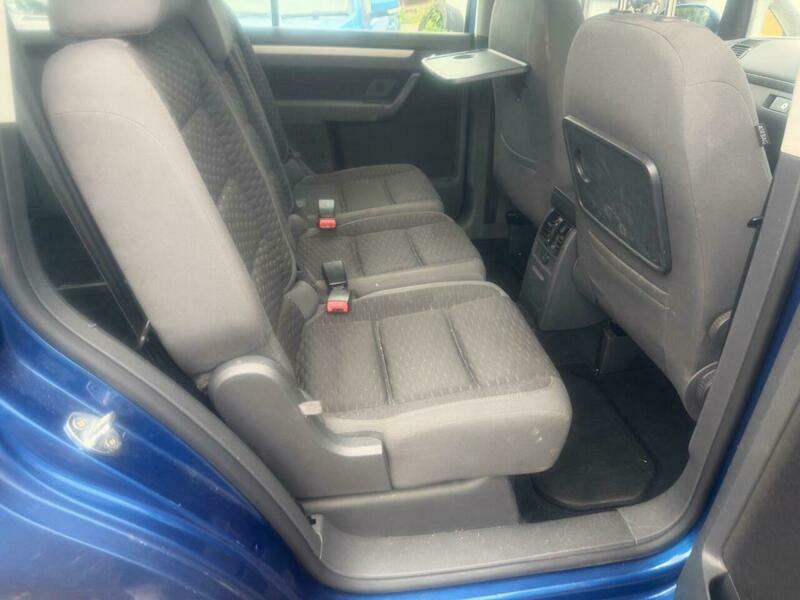 Volkswagen Touran Black #38