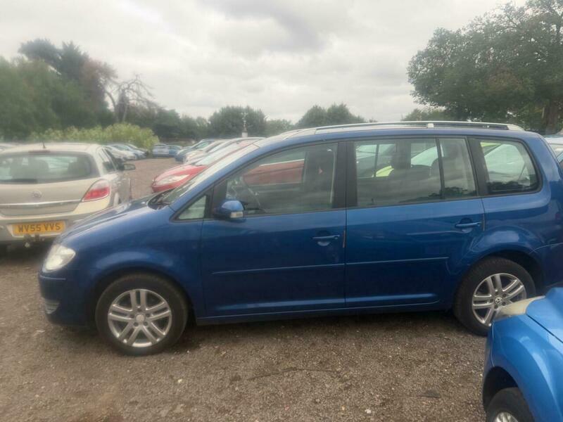 Volkswagen Touran Black #17