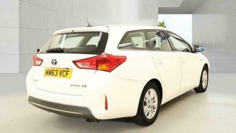 Toyota Auris 1.8 Vvt-h Icon Touring White #4