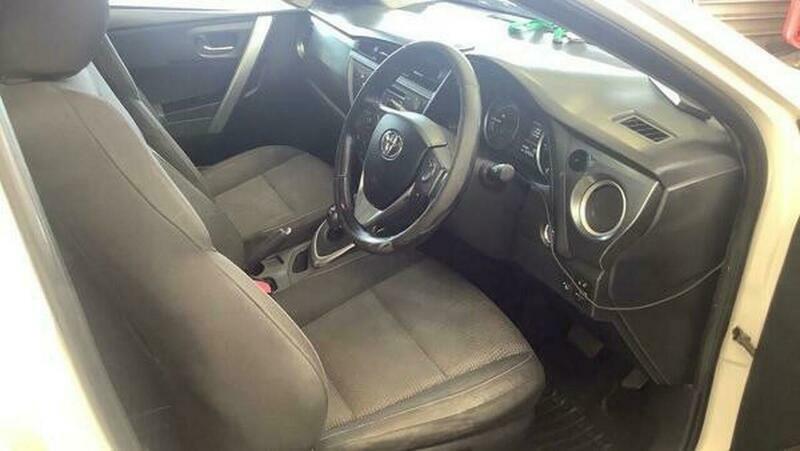 Toyota Auris 1.8 Vvt-h Icon Touring White #2