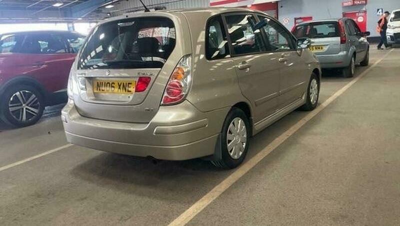 Suzuki Liana 1.6 Glx Beige #4