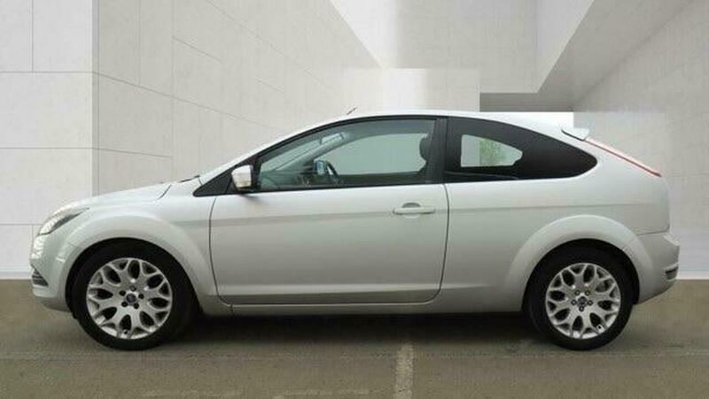 Ford Focus Zetec 5-Door Silver #4