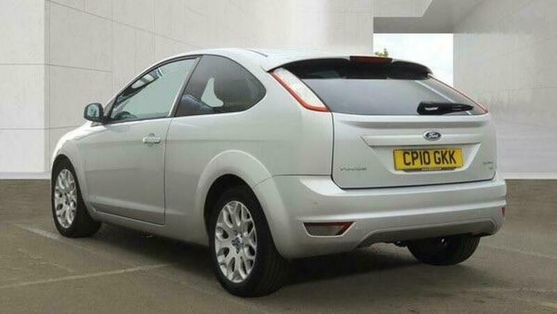 Ford Focus Zetec 5-Door Silver #3