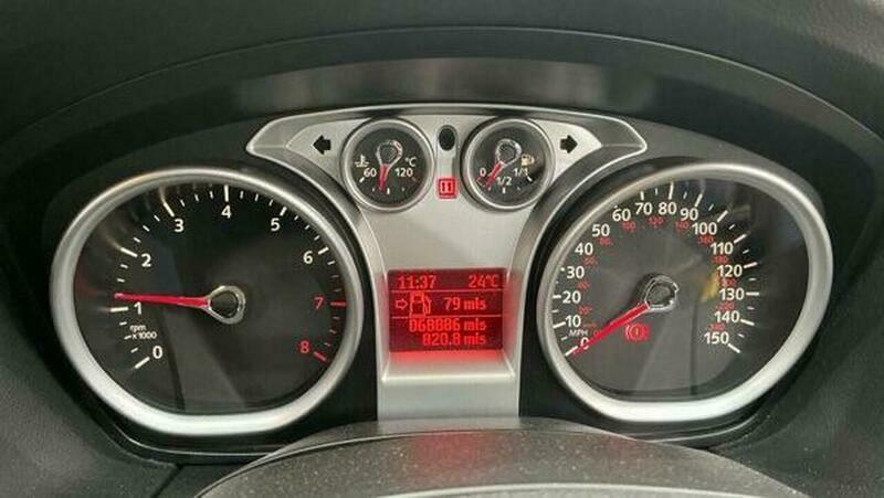 Ford Focus Zetec 5-Door Silver #9