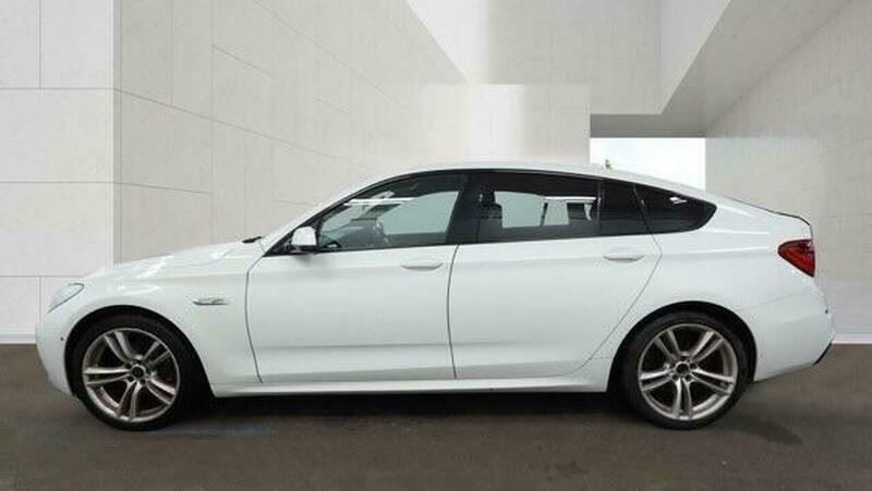 BMW 5 Series 2.0 520D M Sport White #6