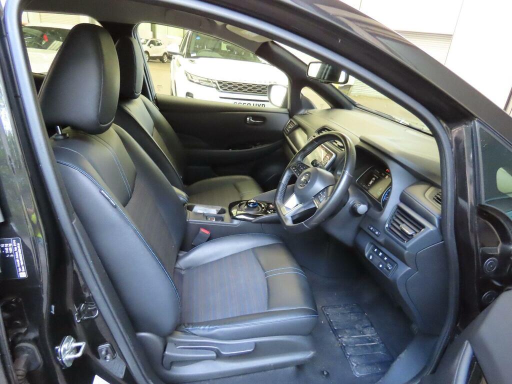 Nissan Leaf Hatchback Black #5