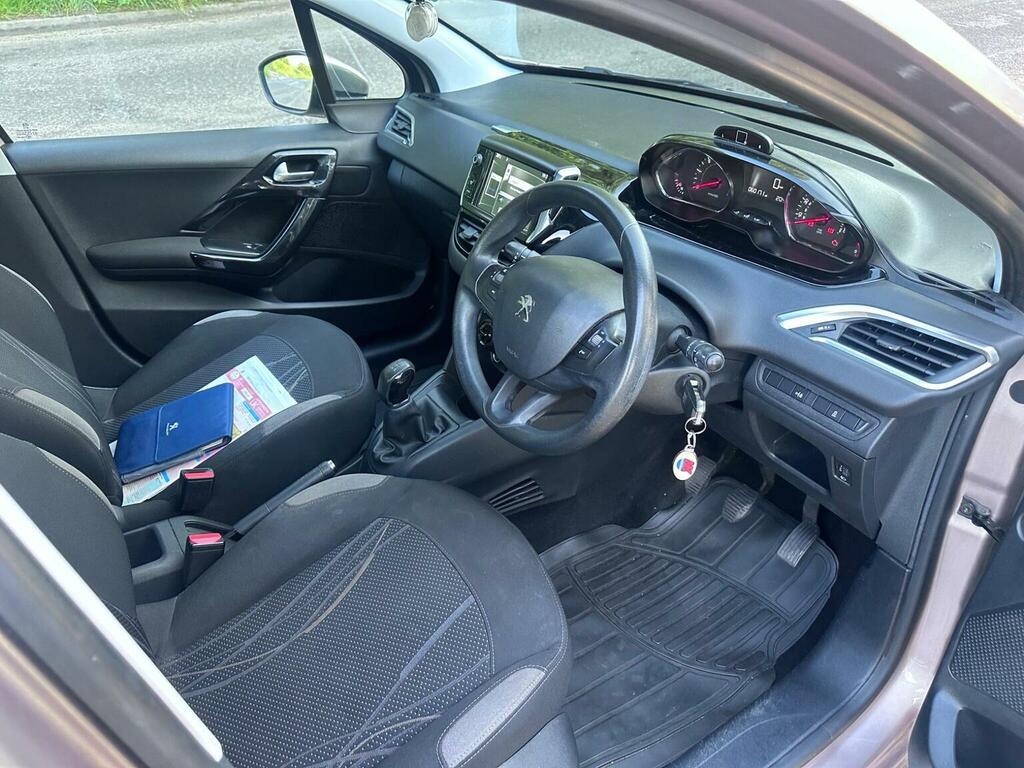 Peugeot 208 1.2 Access Plus White #10