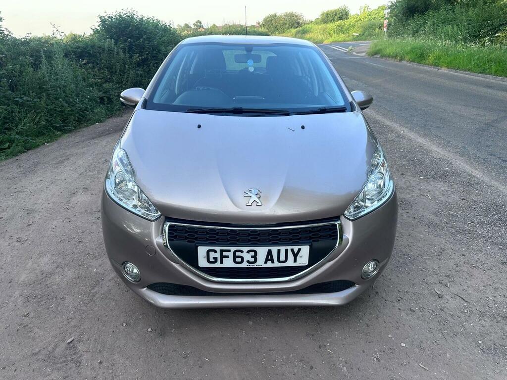 Peugeot 208 1.2 Access Plus White #31